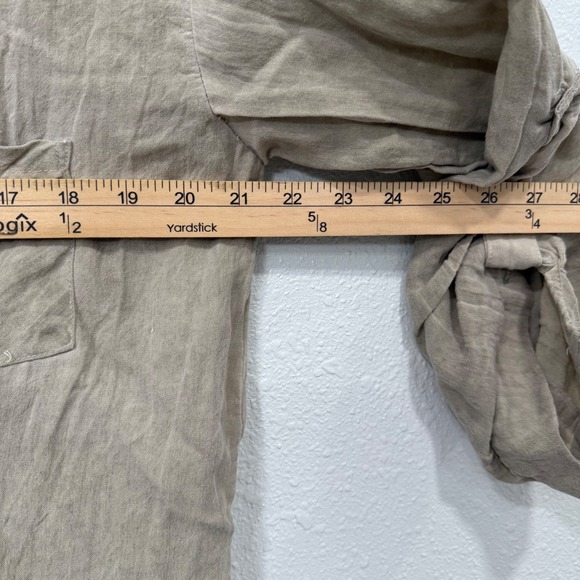 Umgee USA Women's Khaki Star Print Distressed Button Up Shirt Size S - Picture 5 of 7